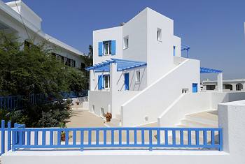 Livanios Rooms and Apartments Accommodation in Milos Island