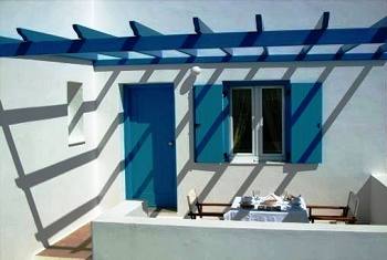 Livanios Rooms and Apartments Accommodation in Milos Island Greece